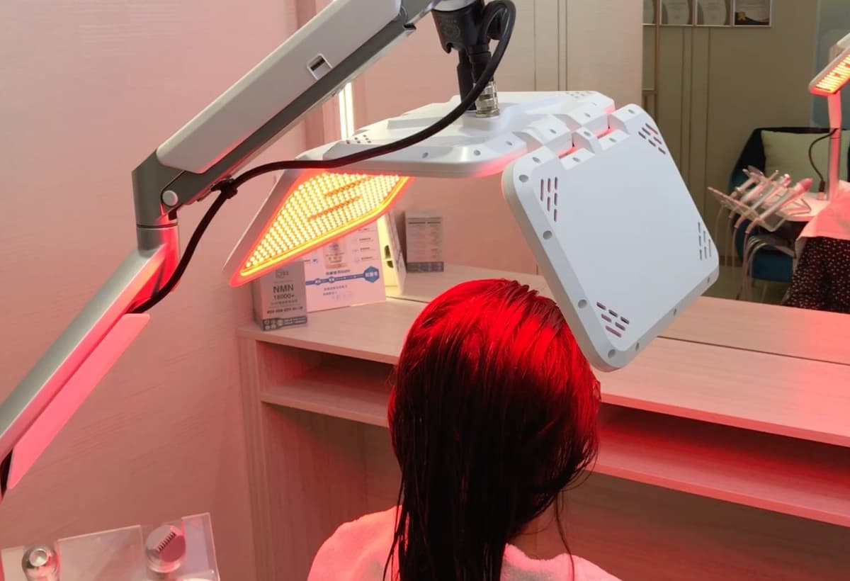 育髮療程 — LED 光療護理